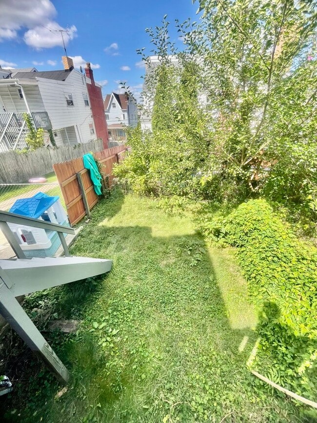 Building Photo - 2 Bed 1 Bath- Pittsburgh Pa
