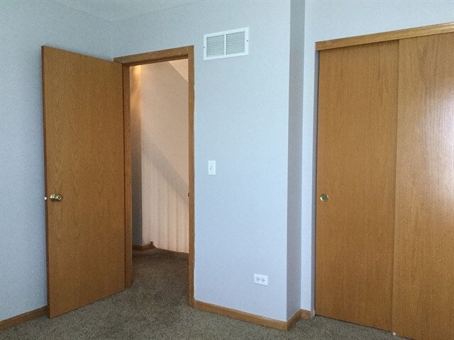 Building Photo - 2122 Willow Lakes Dr