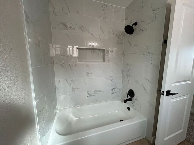 Building Photo - 2699 E Silk Oak Dr