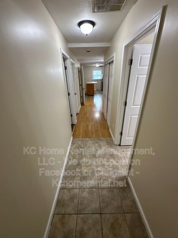 Building Photo - 1127 Sherman Ave