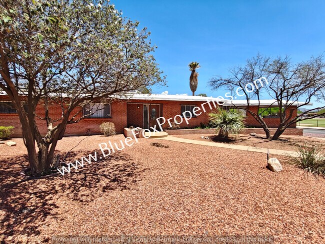 Primary Photo - 5755 E 6th St