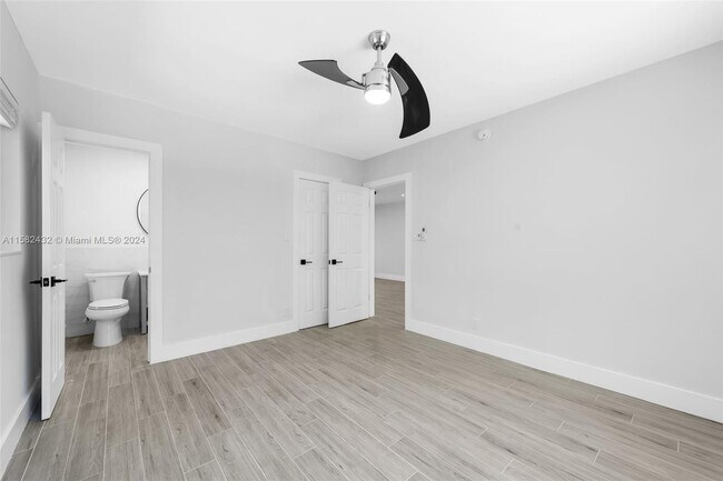 Building Photo - 2018 NE 19th St