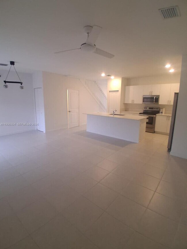 Building Photo - 26450 SW 148th Ct