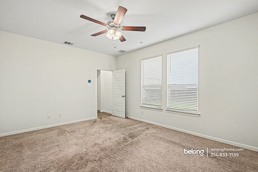 Building Photo - 5458 Ridgeway Dr