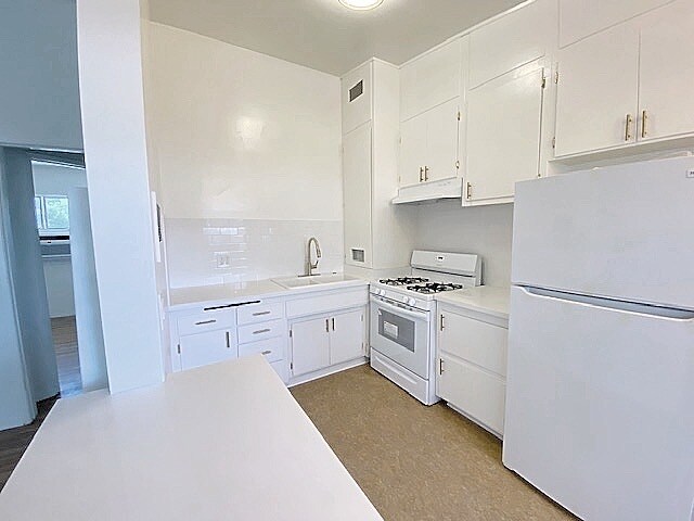 Building Photo - 354 Shults St