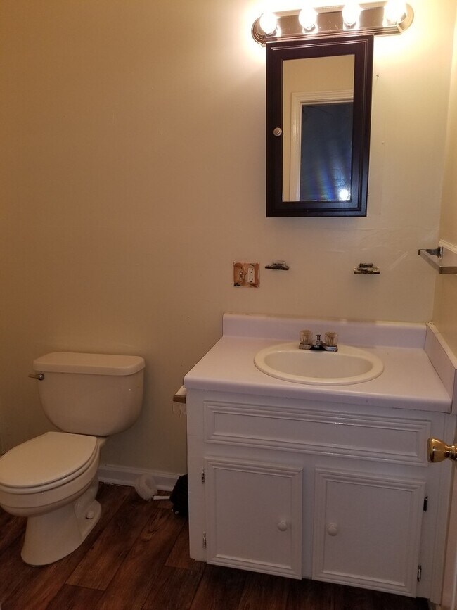 Building Photo - East Park Ave, Enterprise, AL