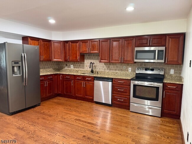 Building Photo - 52 Heckel St