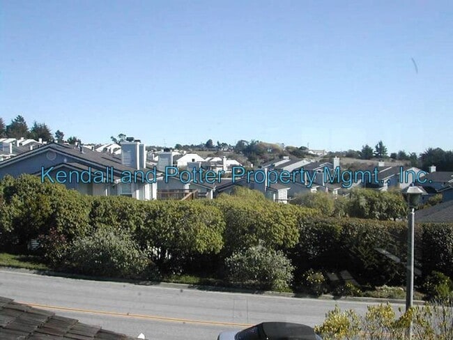 Building Photo - Great 3 Bedroom La Selva Beach House With ...