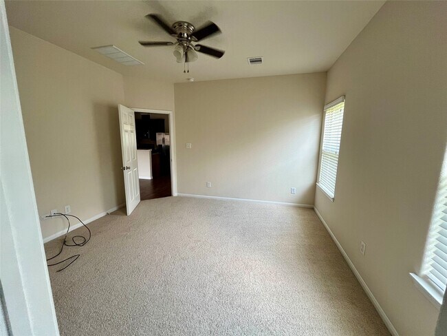 Building Photo - 608 Rosewood St