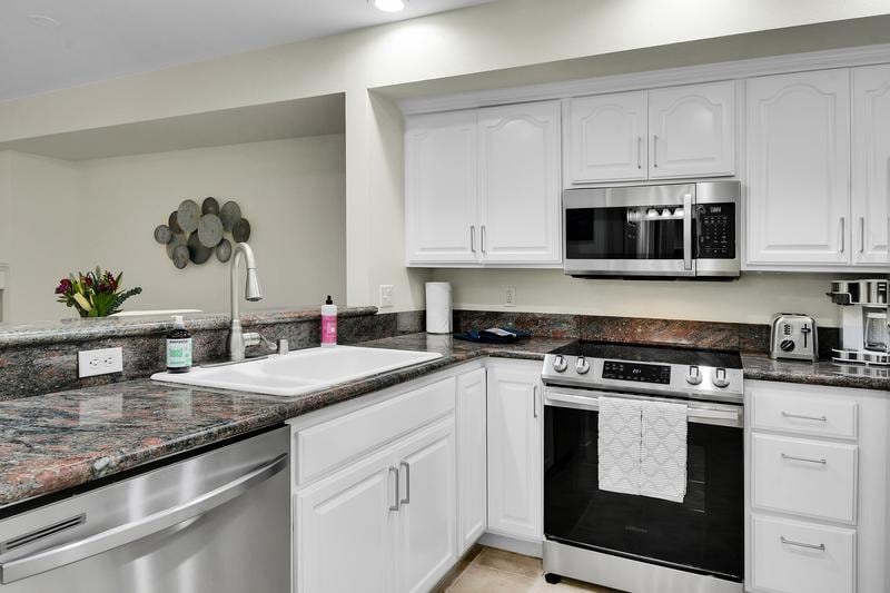 Building Photo - 4847 California Ave SW