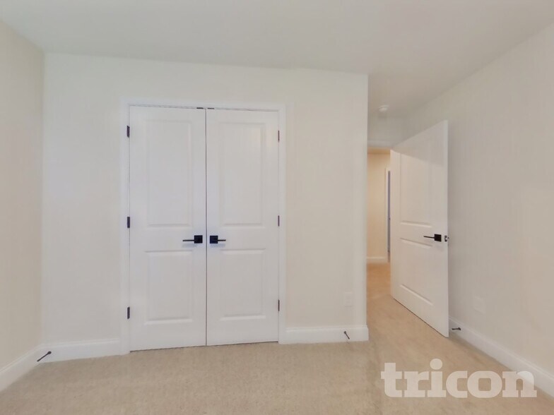 Building Photo - 615 Cantrell Dr