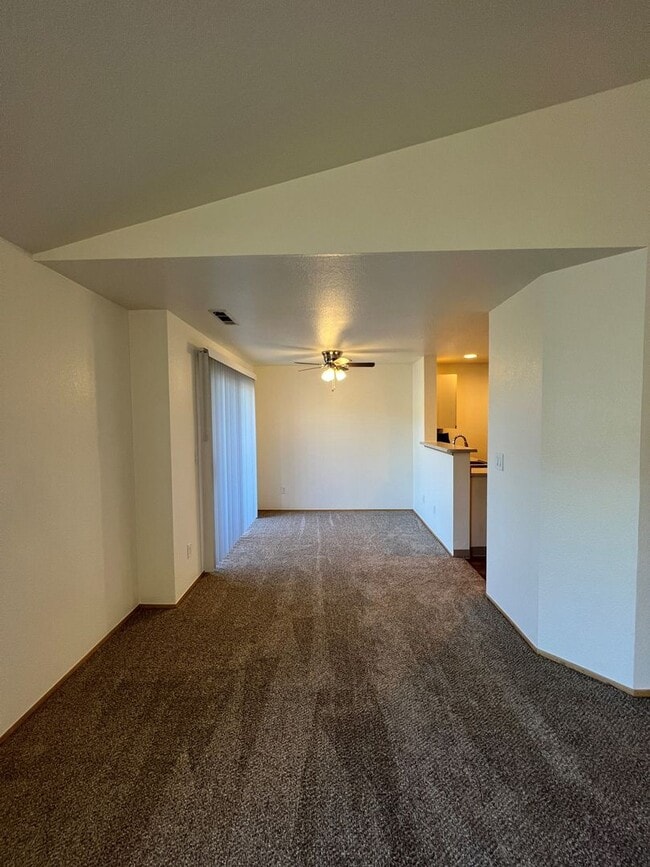 Interior Photo - Oakridge