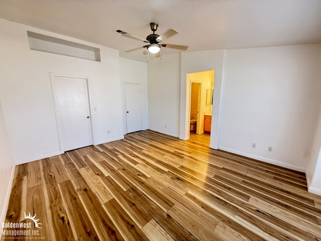 Building Photo - Beautifully Maintained 2Bdm 2Ba Two-story ...