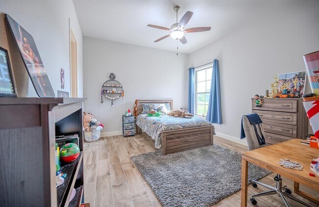 Building Photo - 227 Dally Ct