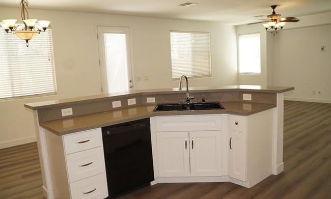 Building Photo - 494 Newberry Springs Dr