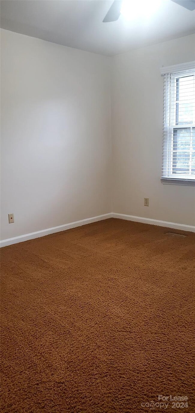 Building Photo - 6420 Old Pineville Rd