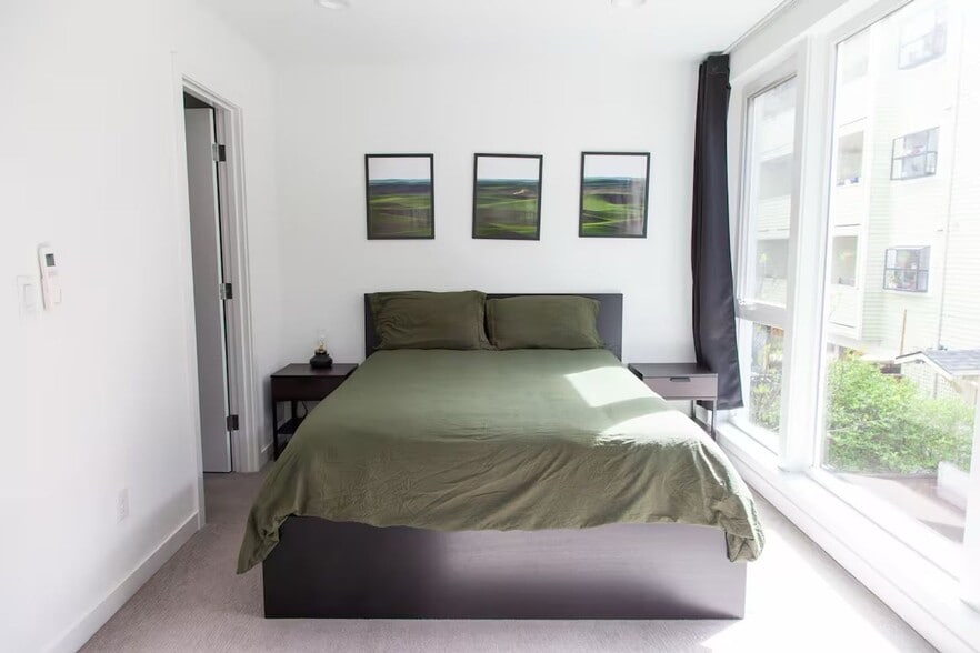 Building Photo - Fully Furnished Home in Green Lake Area!!!