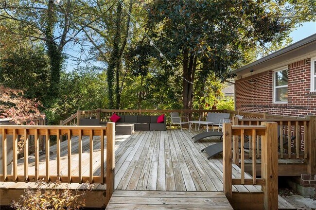 Building Photo - 5122 Lavista Rd