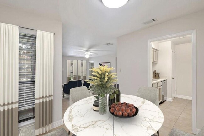 Building Photo - 1202 Thorpe Ln