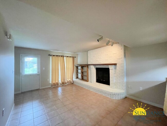 Building Photo - Great 1 Bedroom Unit in Fort Walton Beach