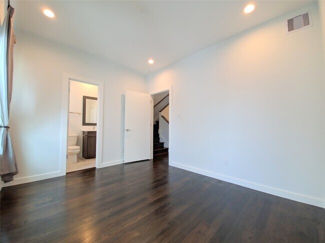 Building Photo - 4307 Schuler St