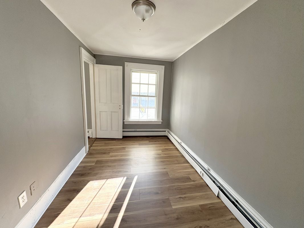 Building Photo - 709 Church St