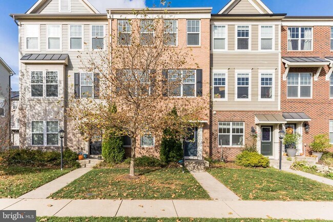 Building Photo - 25621 Pleasant Valley Rd