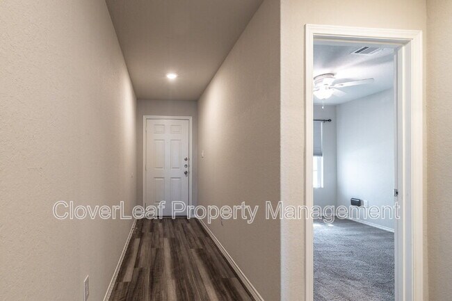Building Photo - 10214 Robbins Grove