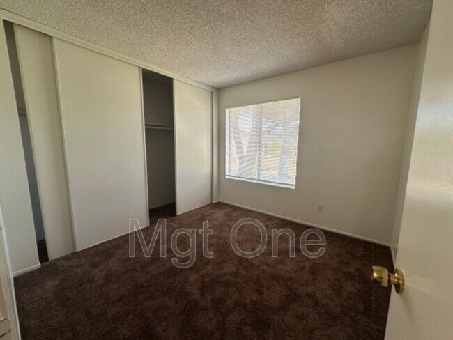 Building Photo - 1125 Topaz St