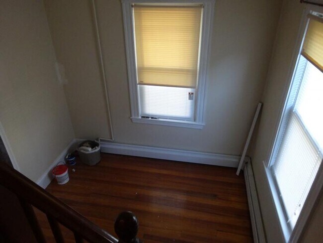 Building Photo - 92D Hobart St