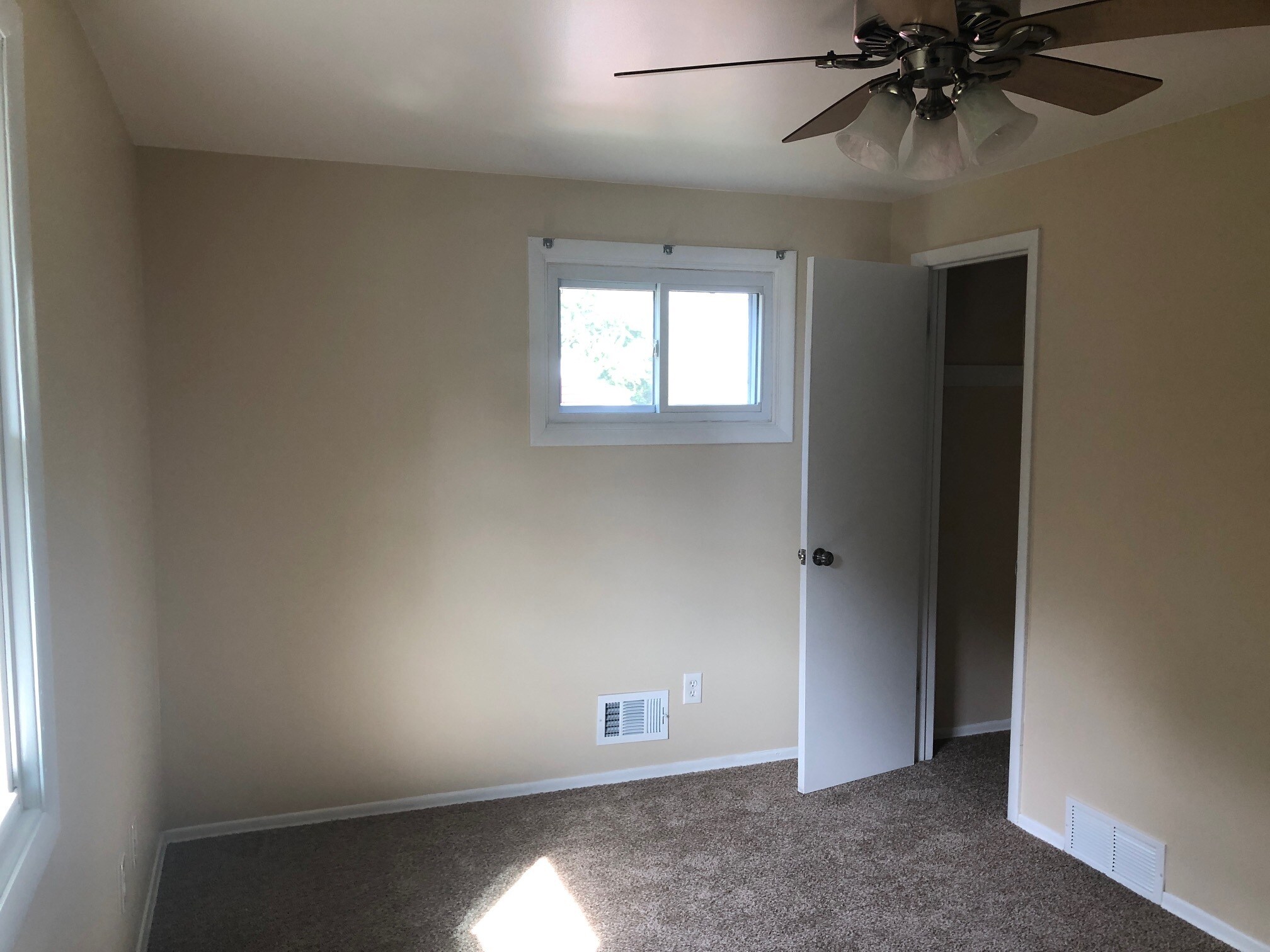 Master bdrm. - 2442 Westside Dr
