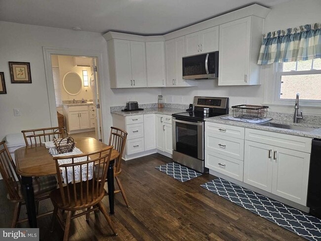 Building Photo - 1358 Graves Mill Rd