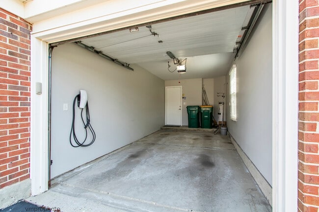Building Photo - 1233 S Wellington Ct