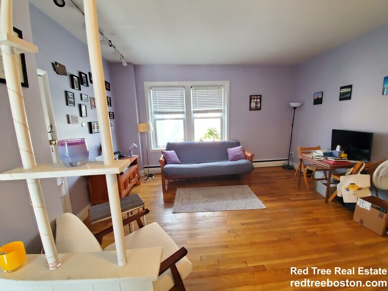 Building Photo - 202 Saint Paul St