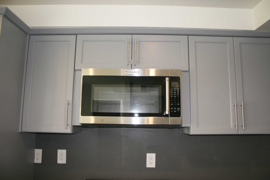 Building Photo - 13065 Mindanao Way