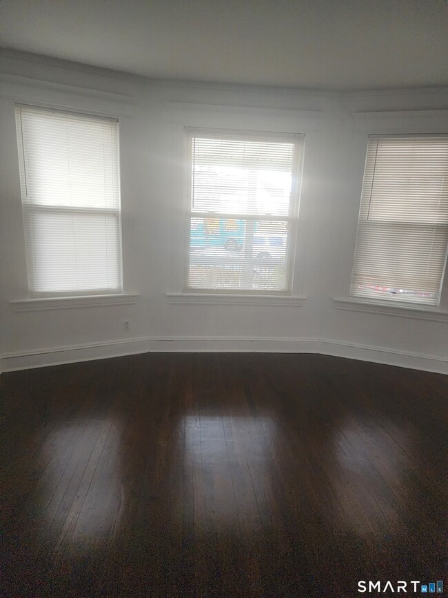 Building Photo - 2744 Main St