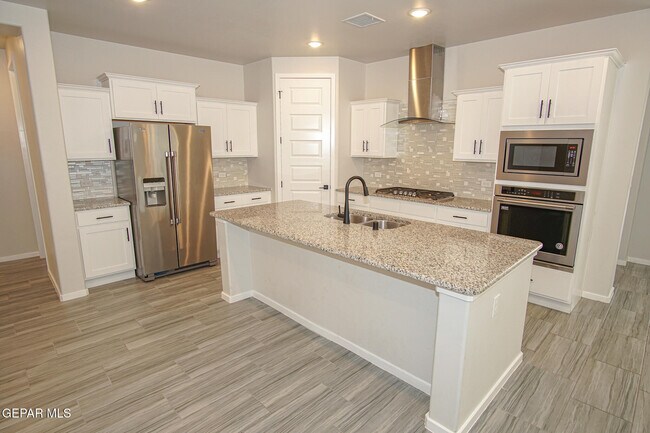 Building Photo - 12993 Tryne Way