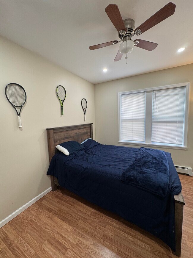 Building Photo - 523 Grand Ave