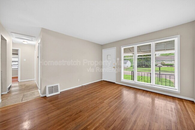 Building Photo - 10409 Renfrew Dr