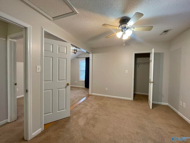 Building Photo - 186 Hollington Dr NE