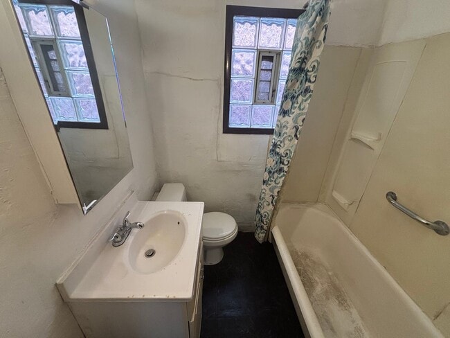 Building Photo - Check this Floor 2 for only $695/mo! But h...