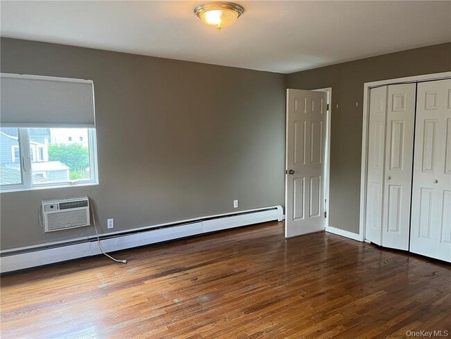 Building Photo - 2 Charles St