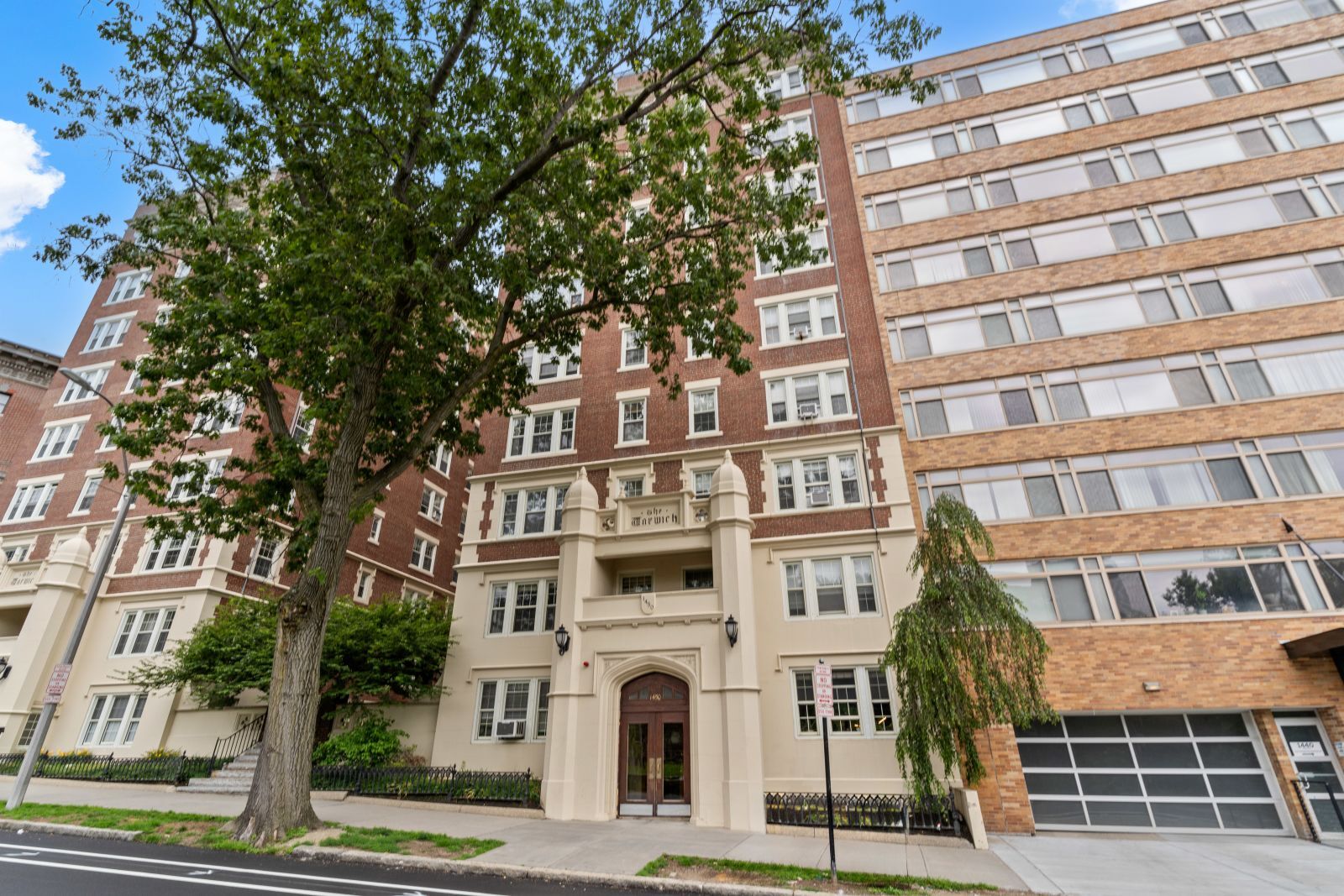 Building Photo - 1450 Beacon St