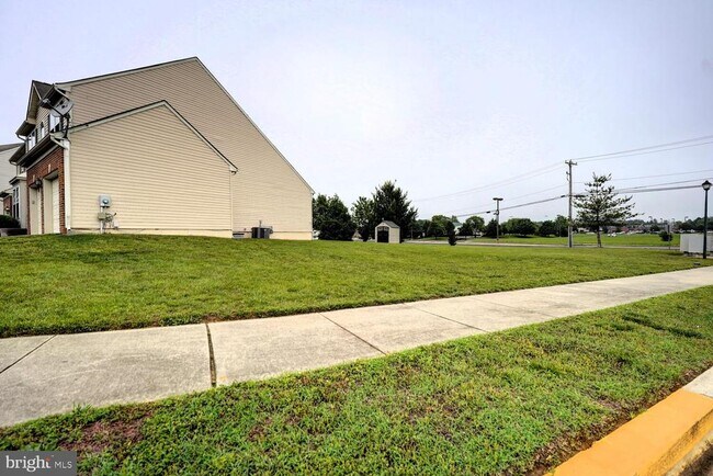 Building Photo - 2 N Cummings Dr