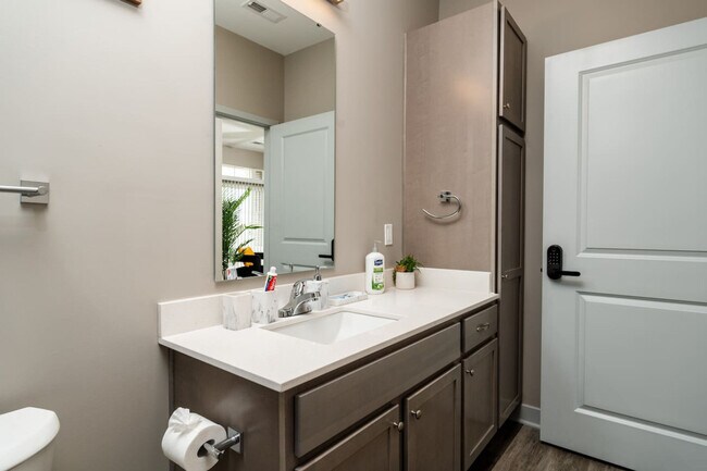 Building Photo - 5825 Sunset Wy