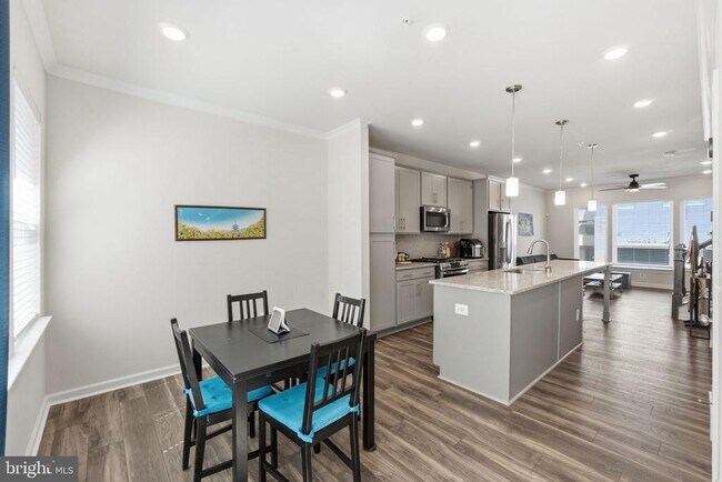 Building Photo - 16122 Columbus Ave