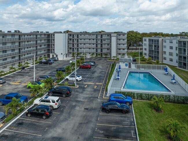 Building Photo - 14180 SW 84th St