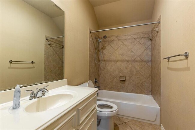 Building Photo - 4531 Long Creek Dr