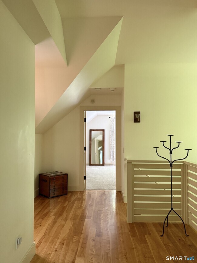 Building Photo - 68 Hopkins Rd