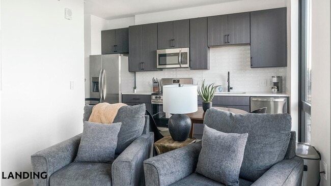 Building Photo - 1007 S Mint St